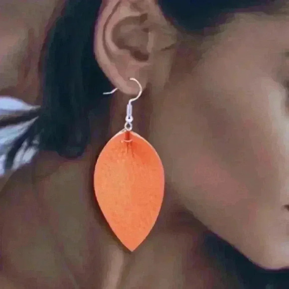 Leather Feather Earrings - Picture 3 of 3